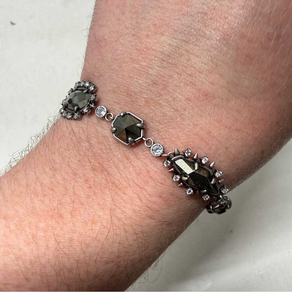 Kendra Scott Alicia Pyrite Adjustable Antiqued Silver Tone Bracelet Slider - Picture 7 of 9